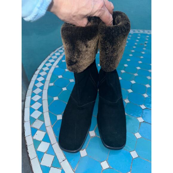 SALVATORE FERRAGAMO BLACK FUR TRIMMED SUEDE BOOTS 7.5N - Picture 3 of 7